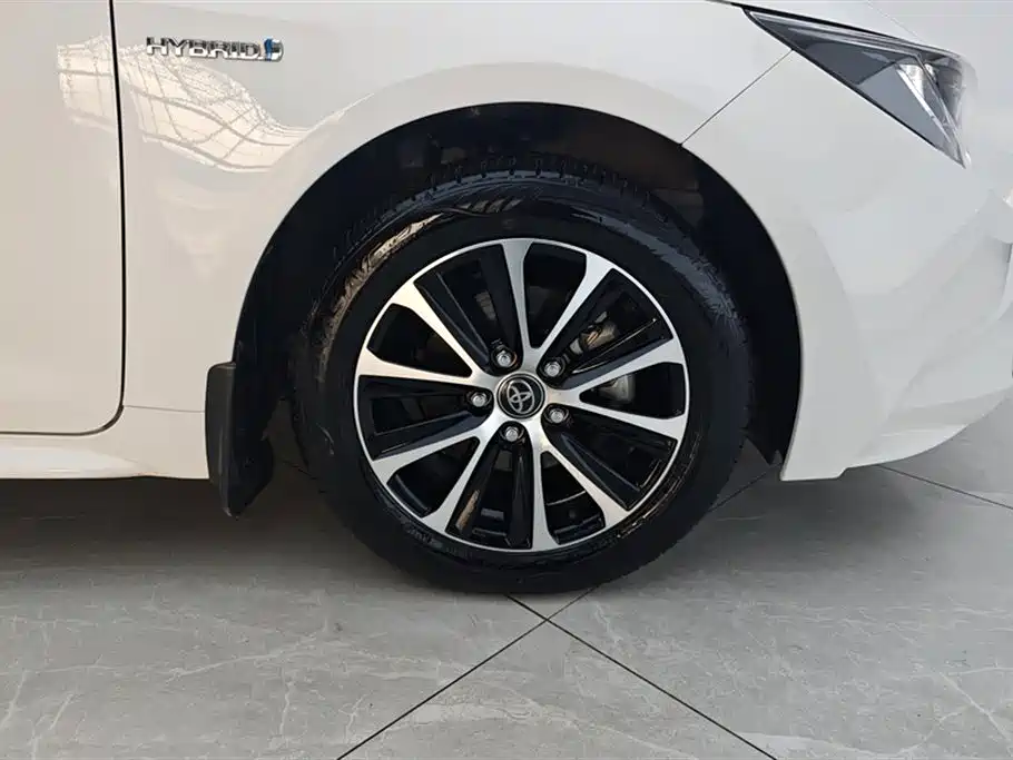 Levin Smart e-Hybrid Dual Engine 1.8 L Leading