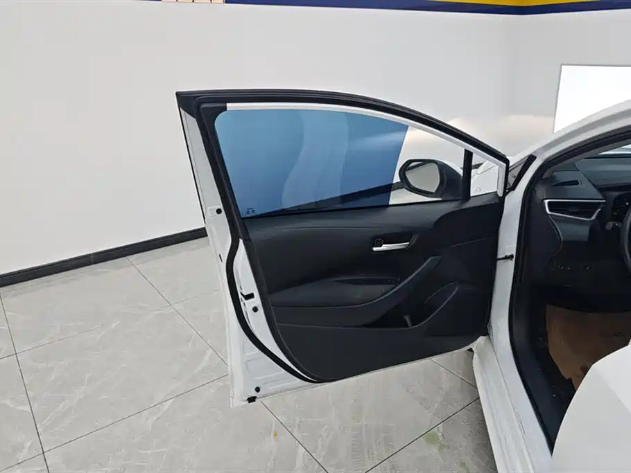 Levin Smart e-Hybrid Dual Engine 1.8 L Leading