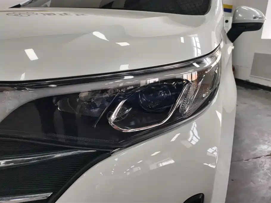 GAC Trumpchi M6 270 T DCT Elite (7-seat)