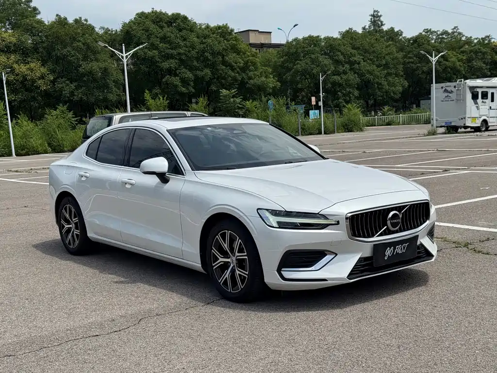 Volvo S60 B4 Smart Ease Luxury
