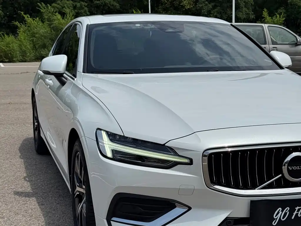 Volvo S60 B4 Smart Ease Luxury