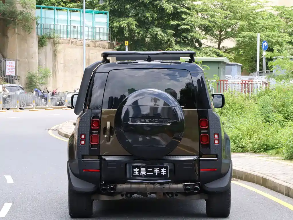 Land Rover Defender Facelift 110 3.0 T P400 Dark Special Edition