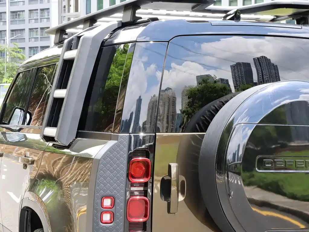 Land Rover Defender Facelift 110 3.0 T P400 Dark Special Edition
