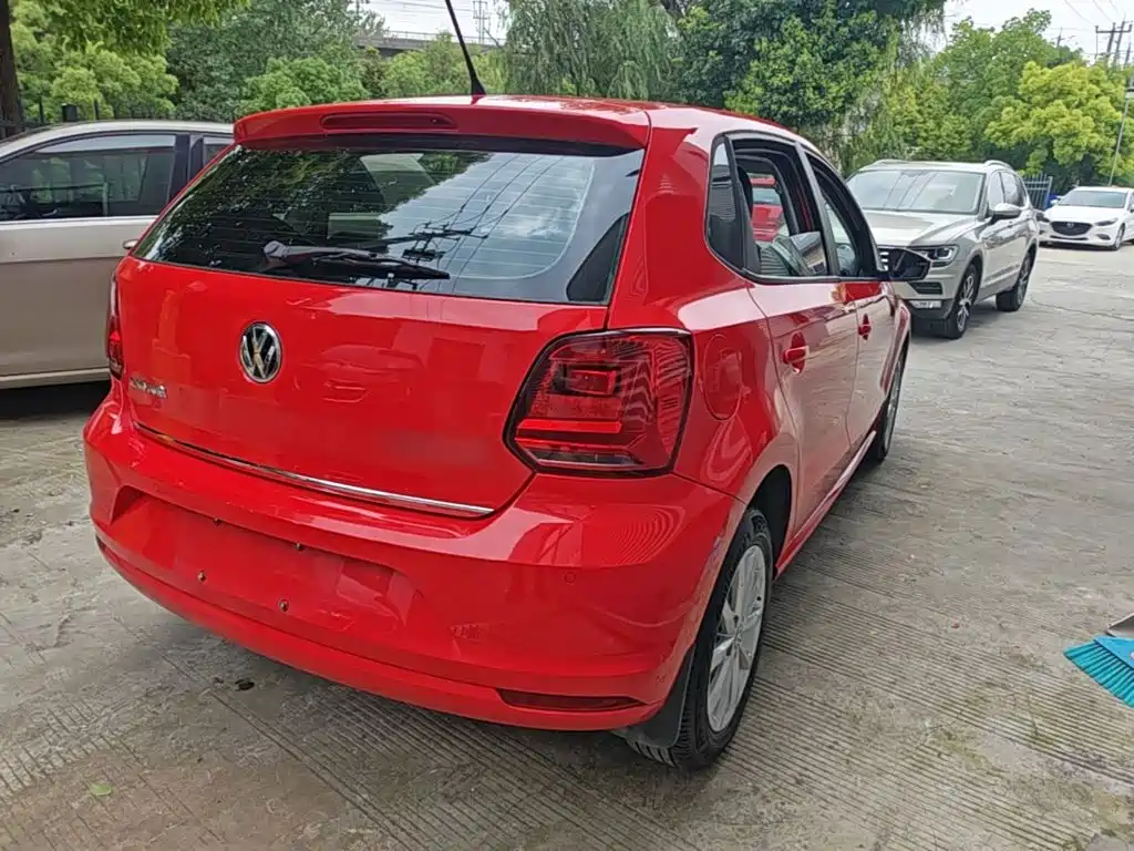 Polo 1.6 L Auto Luxury