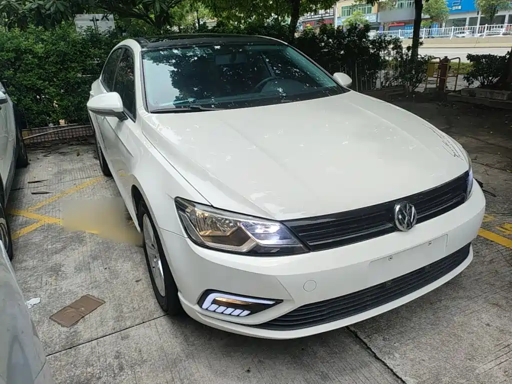 Lamando 230 TSI DSG Style