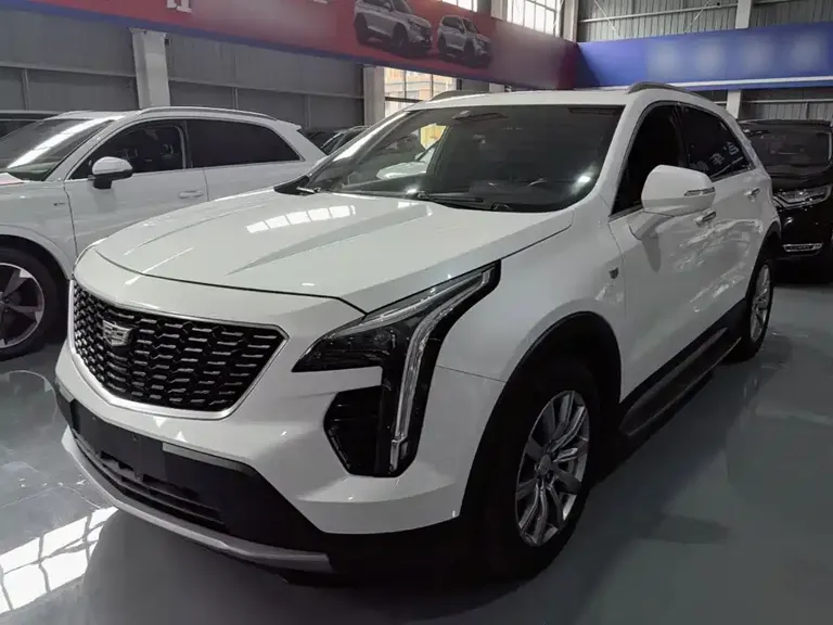 Cadillac XT4 28 T 2 WD Leading