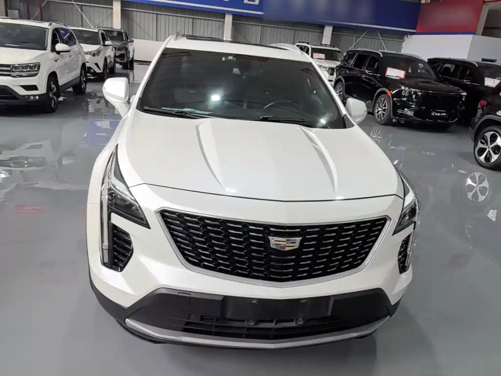 Cadillac XT4 28 T 2 WD Leading