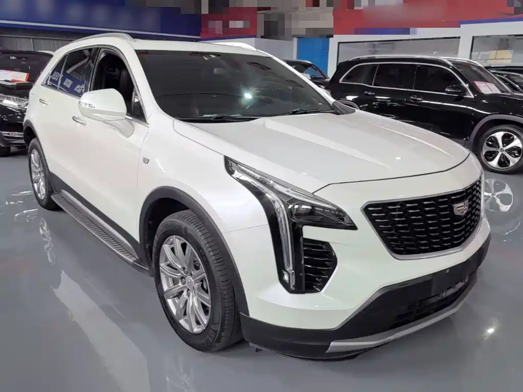 Cadillac XT4 28 T 2 WD Leading