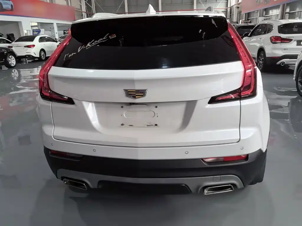 Cadillac XT4 28 T 2 WD Leading