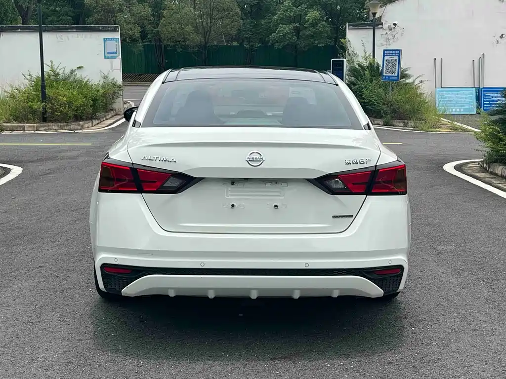Teana 2.0 L XL Comfort