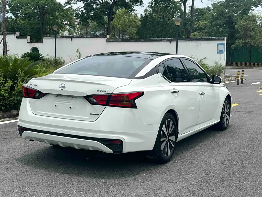 Teana 2.0 L XL Comfort
