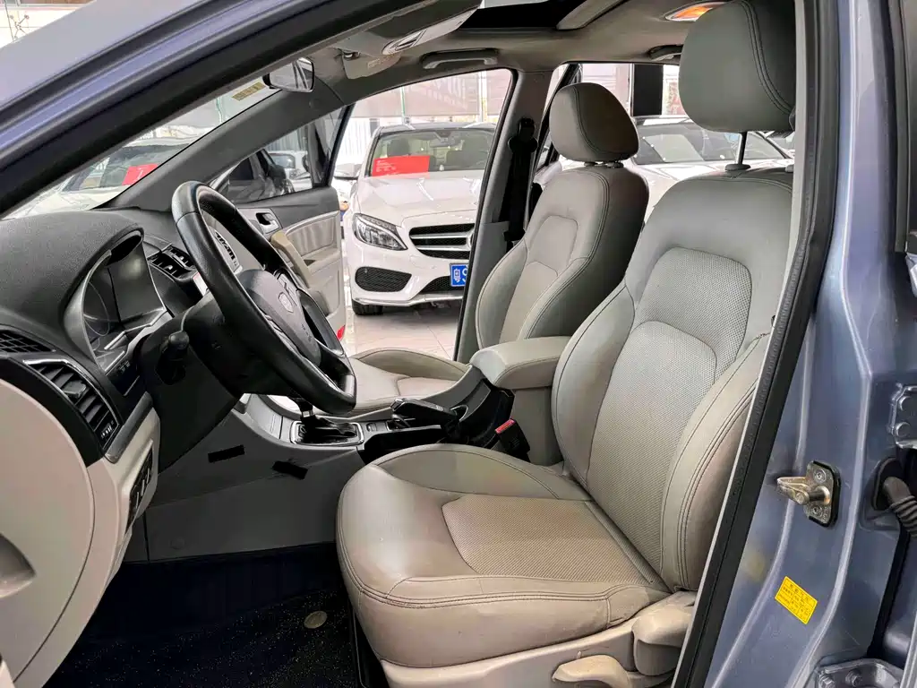 Emgrand 帝豪 2014款 三厢 1.3 T CVT精英型