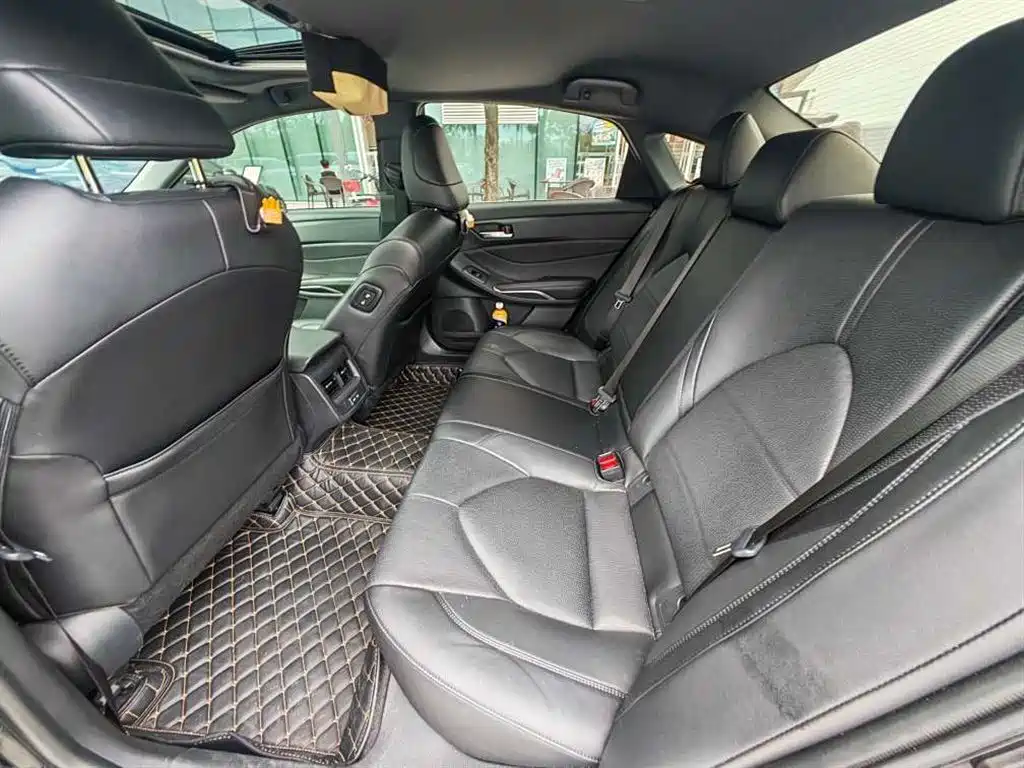 Avalon 2.5 L Luxury