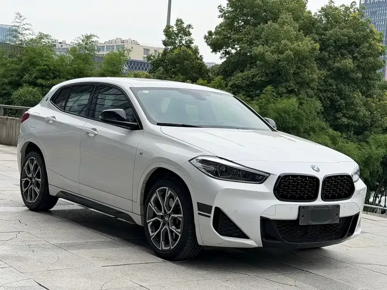BMW X2 Facelift sDrive25 i Sharp Edge
