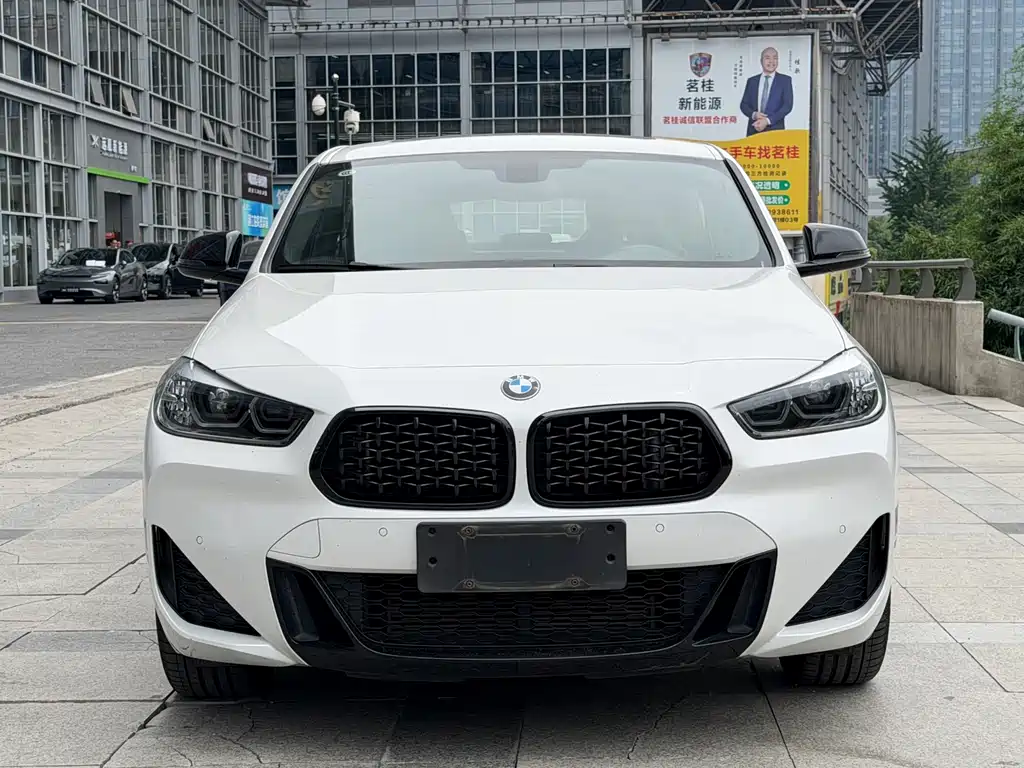 BMW X2 Facelift sDrive25 i Sharp Edge