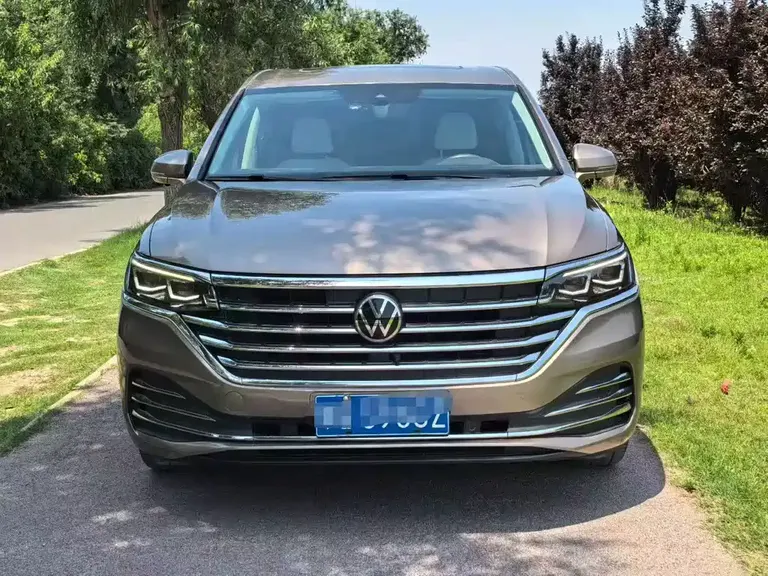 Volkswagen Viloran 380 TSI Distinguished