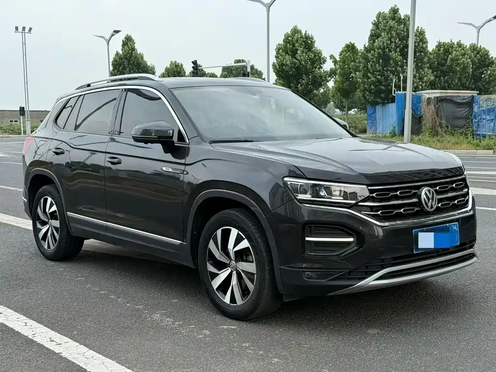 Tayron 330 TSI 2 WD Luxury Connected