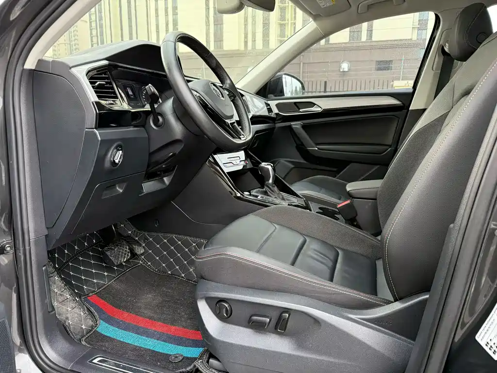 Tayron 330 TSI 2 WD Luxury Connected