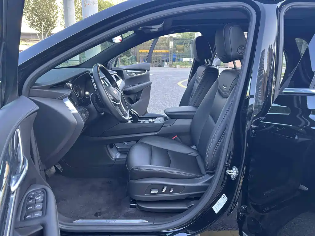 Cadillac XT5 2.0 T 2 WD Luxury