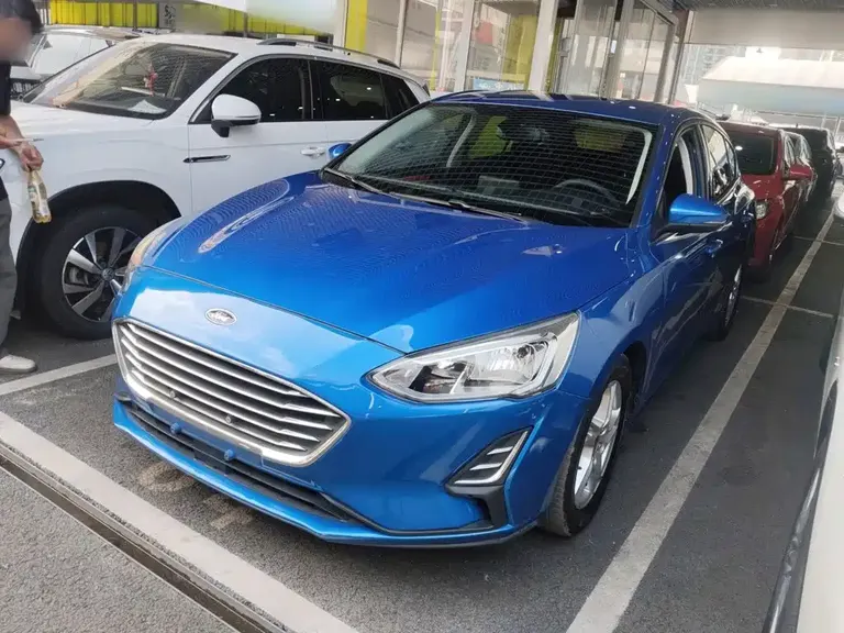 Ford Focus Hatchback 1.5 L Auto Sharp Leap CN-V