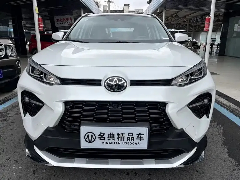 Toyota Wildlander 2.0 L CVT 4 WD Luxury PLUS