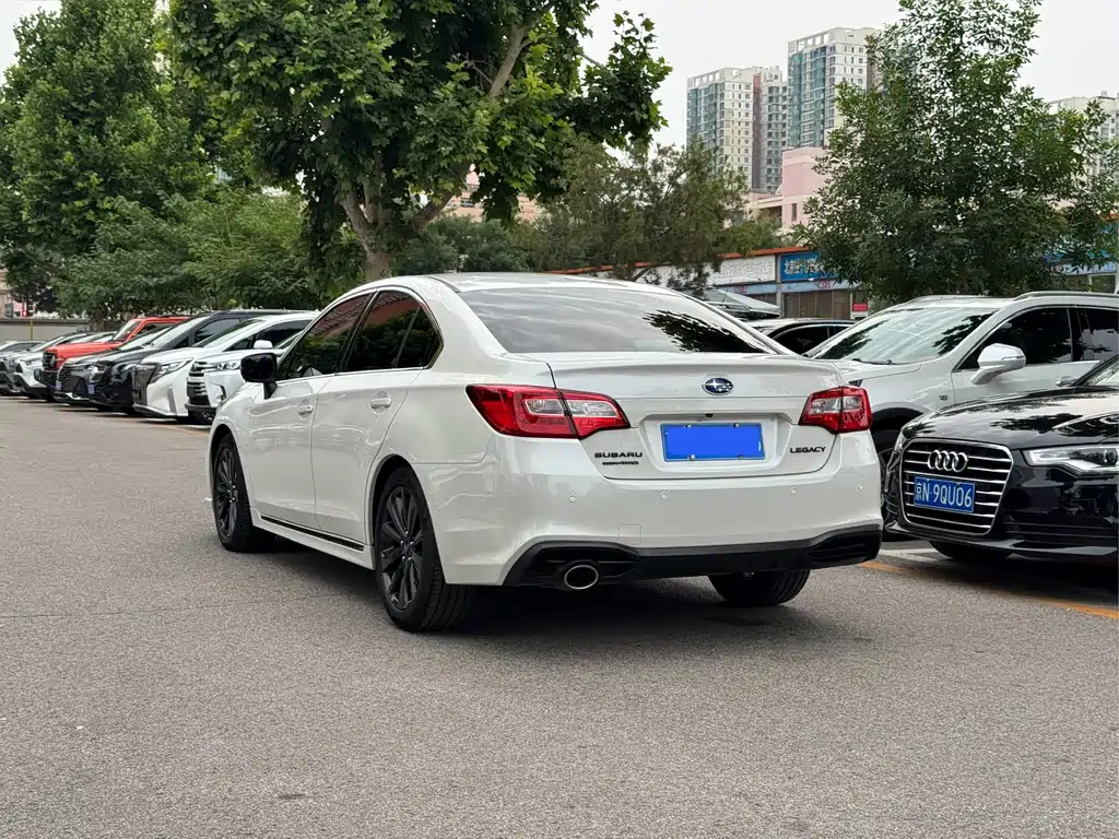 Legacy Facelift 2.5 i Glory Limited EyeSight