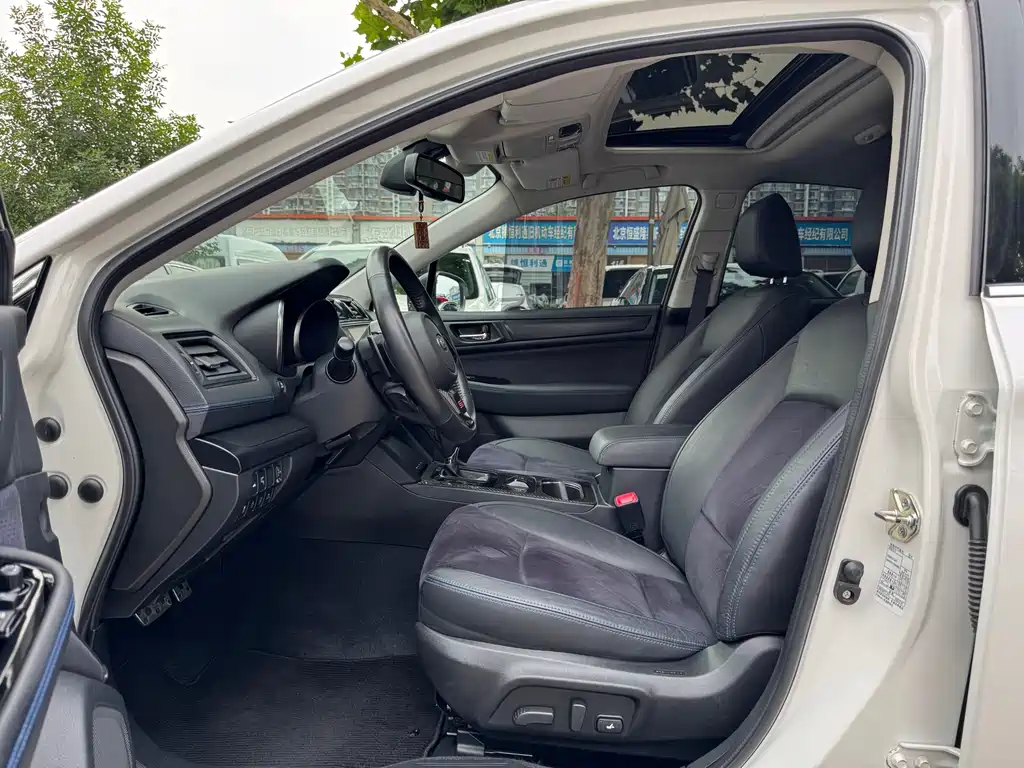 Legacy Facelift 2.5 i Glory Limited EyeSight