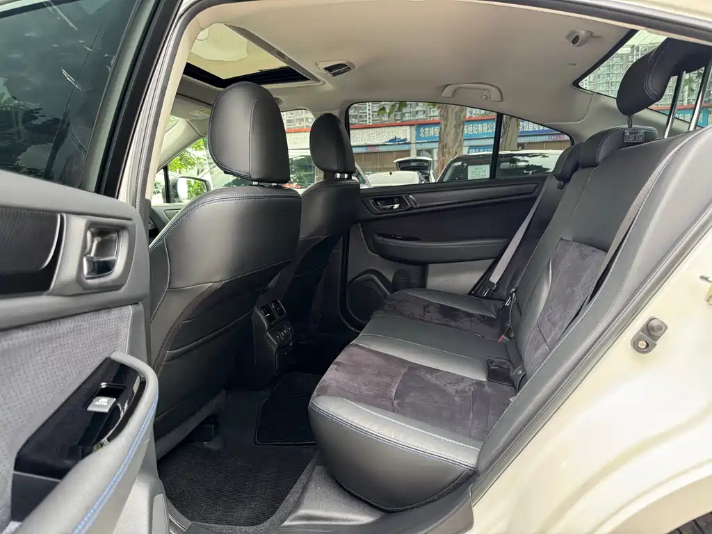 Legacy Facelift 2.5 i Glory Limited EyeSight