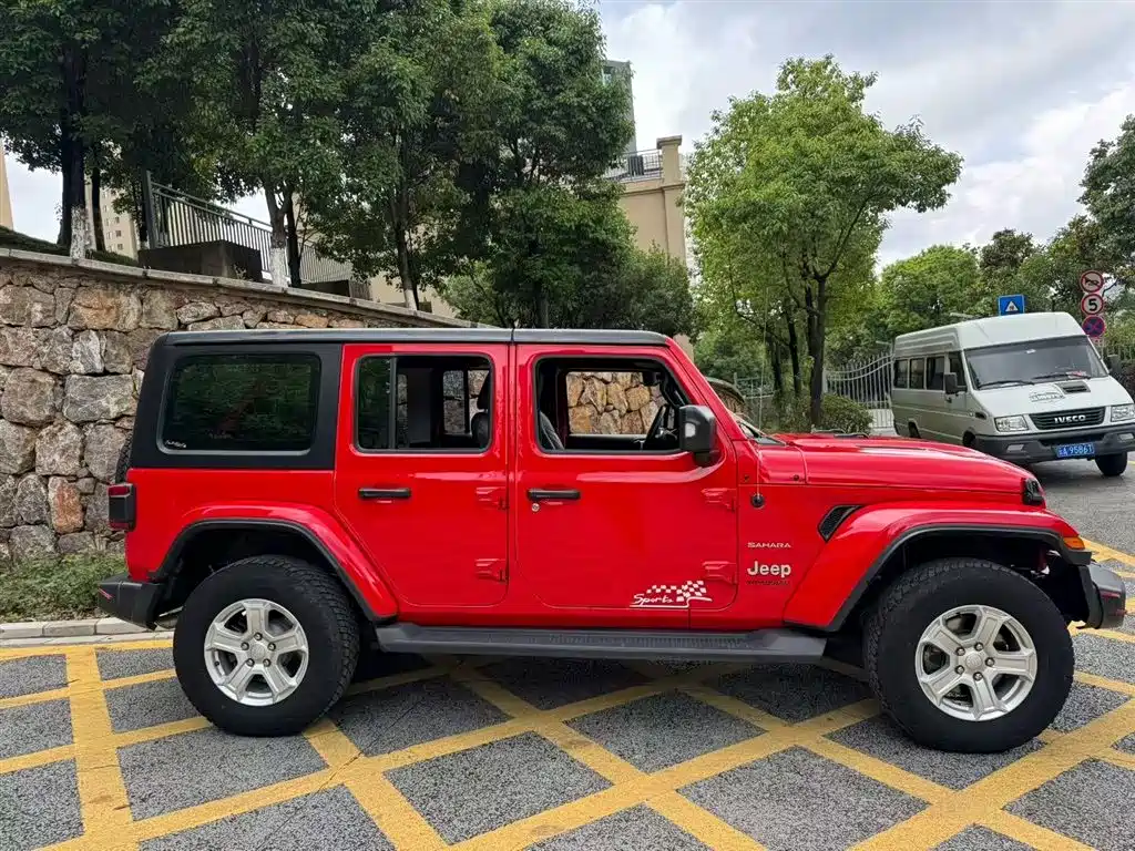 Wrangler 2.0 T Sahara 4-door CN-V