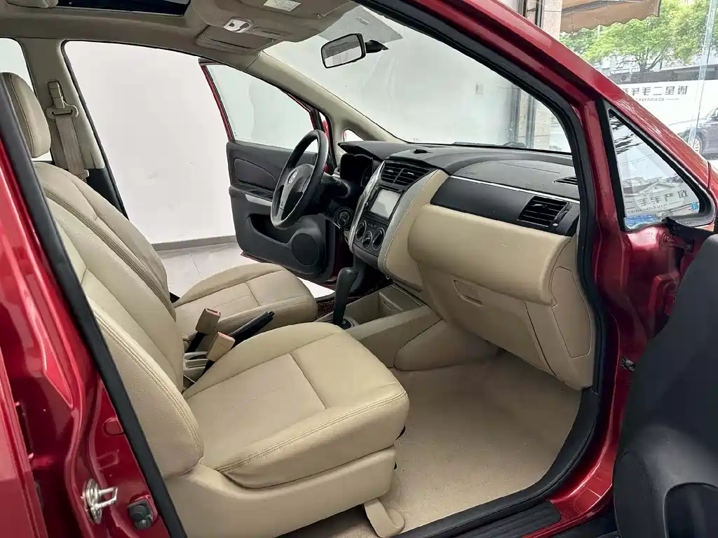 Venucia R50 1.6 L Auto Luxury