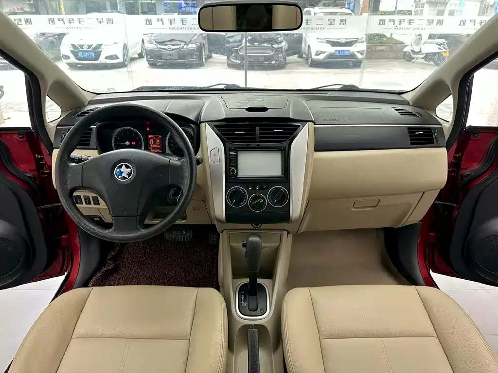 Venucia R50 1.6 L Auto Luxury