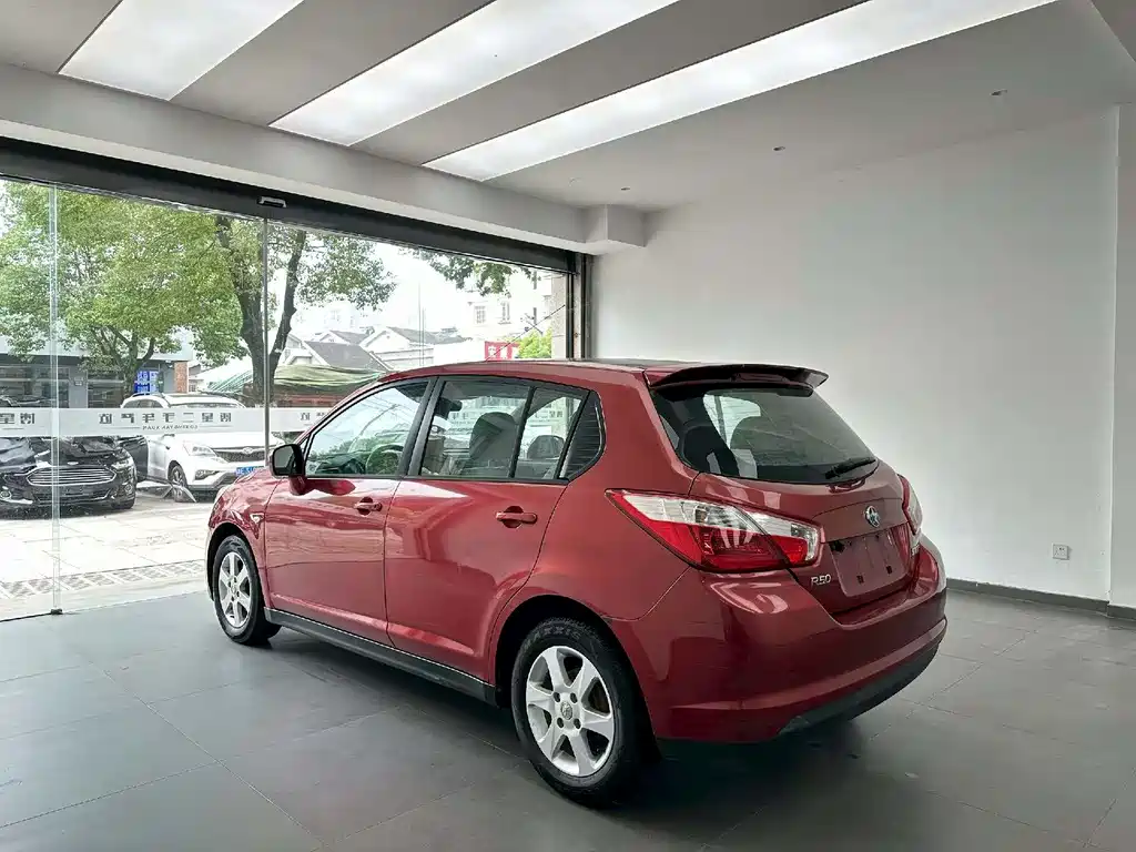 Venucia R50 1.6 L Auto Luxury