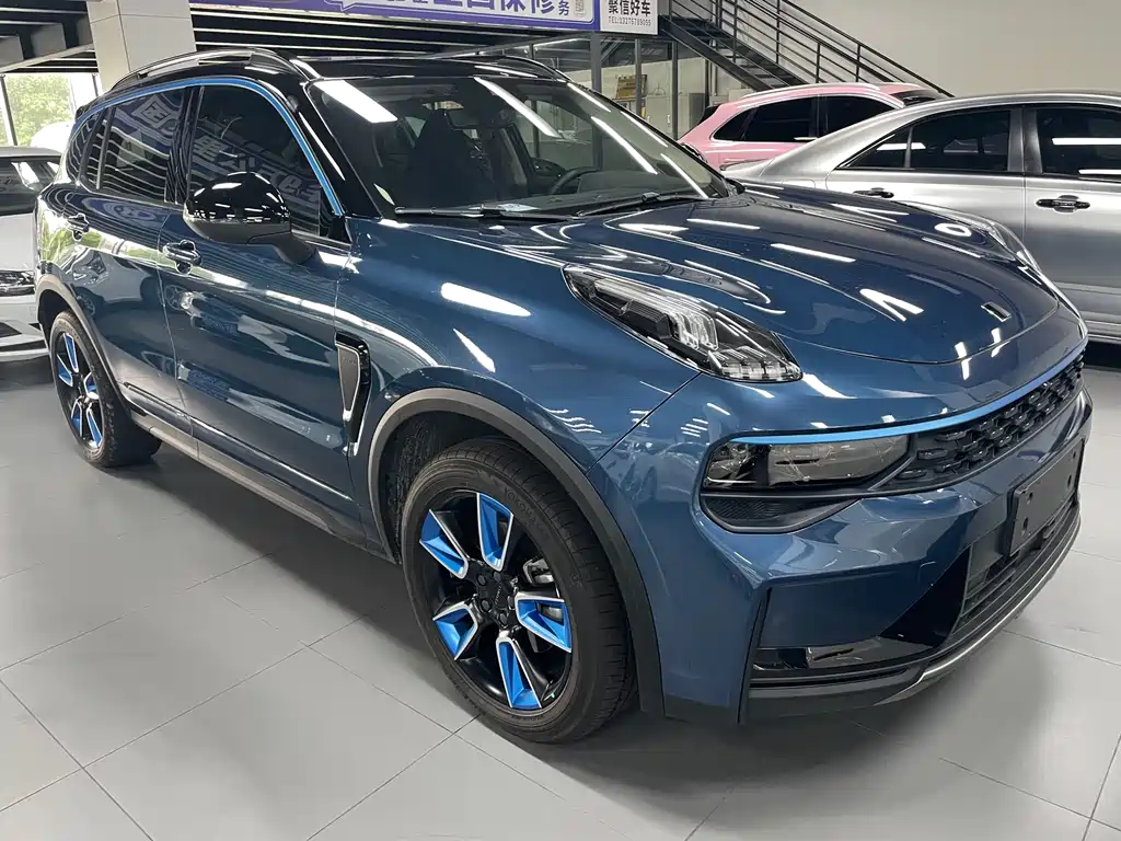 Lynk & Co 01 2.0 TD 2 WD Shine Pro