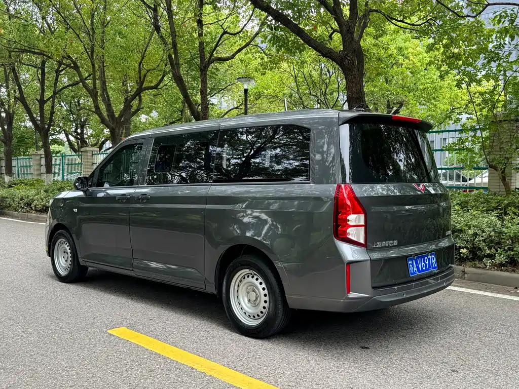 Wuling Journey 1.5 T Manual Luxury