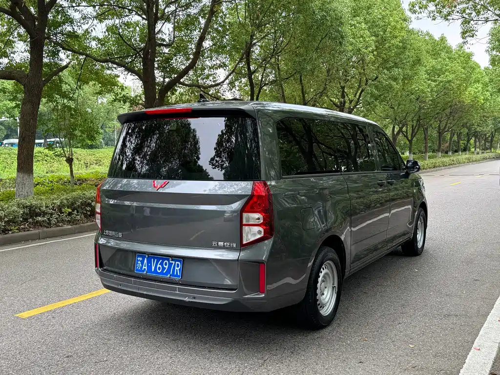 Wuling Journey 1.5 T Manual Luxury