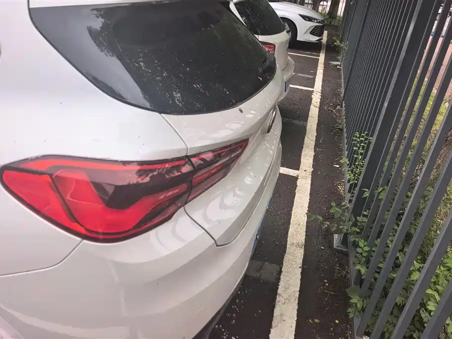 BMW X2 sDrive25 i Premium M Offroad Package
