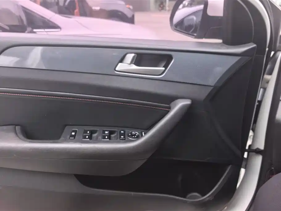 Sonata 1.6 T GLX Leading