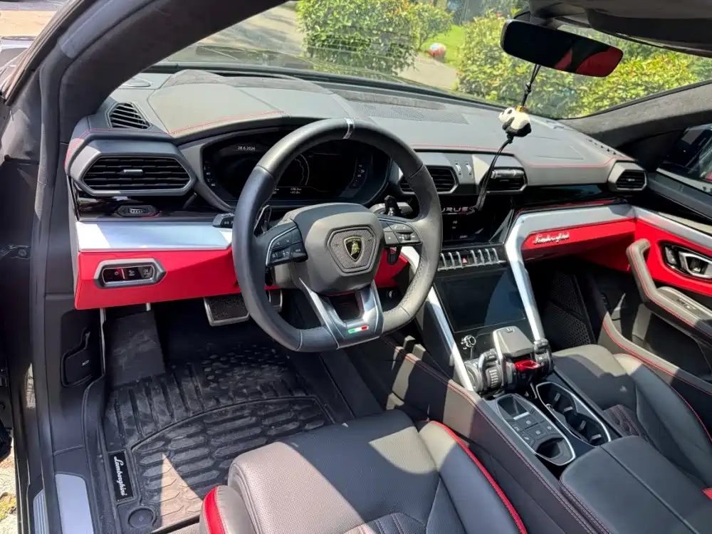 Urus 4.0 T V8 S