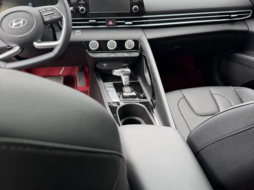 Elantra 伊兰特 2026款 1.5 L CVT GLS领先版