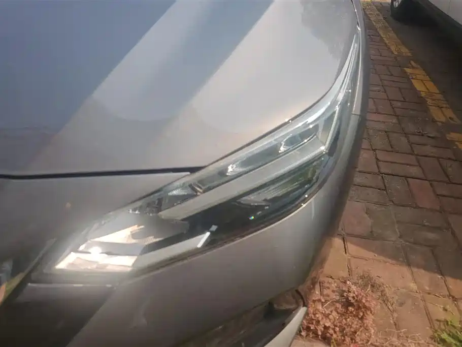 Sylphy 1.6 L XL CVT Joy