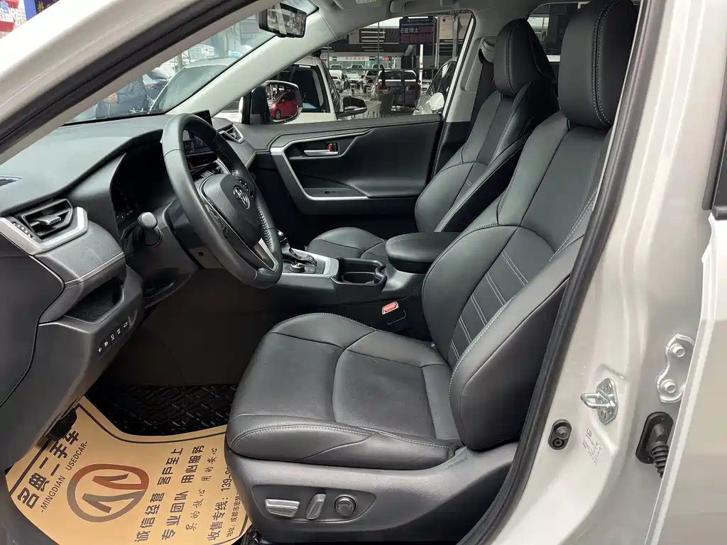 Wildlander Dual Engine 2.5 L E-CVT 4 WD Distinguished