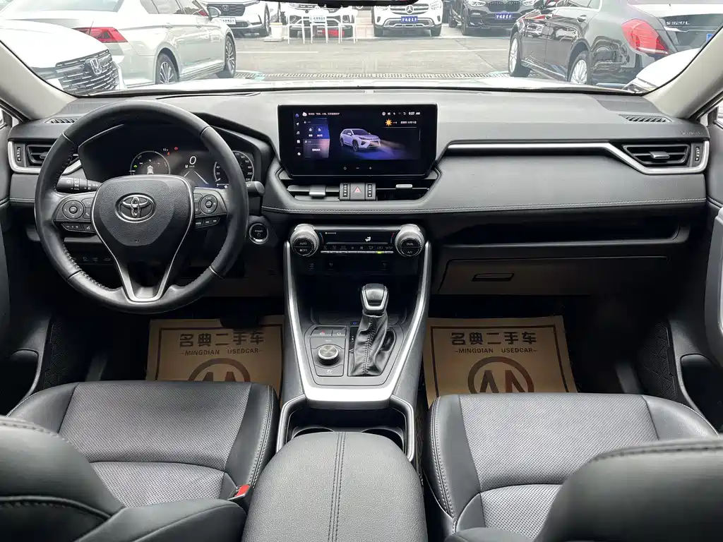 Wildlander Dual Engine 2.5 L E-CVT 4 WD Distinguished