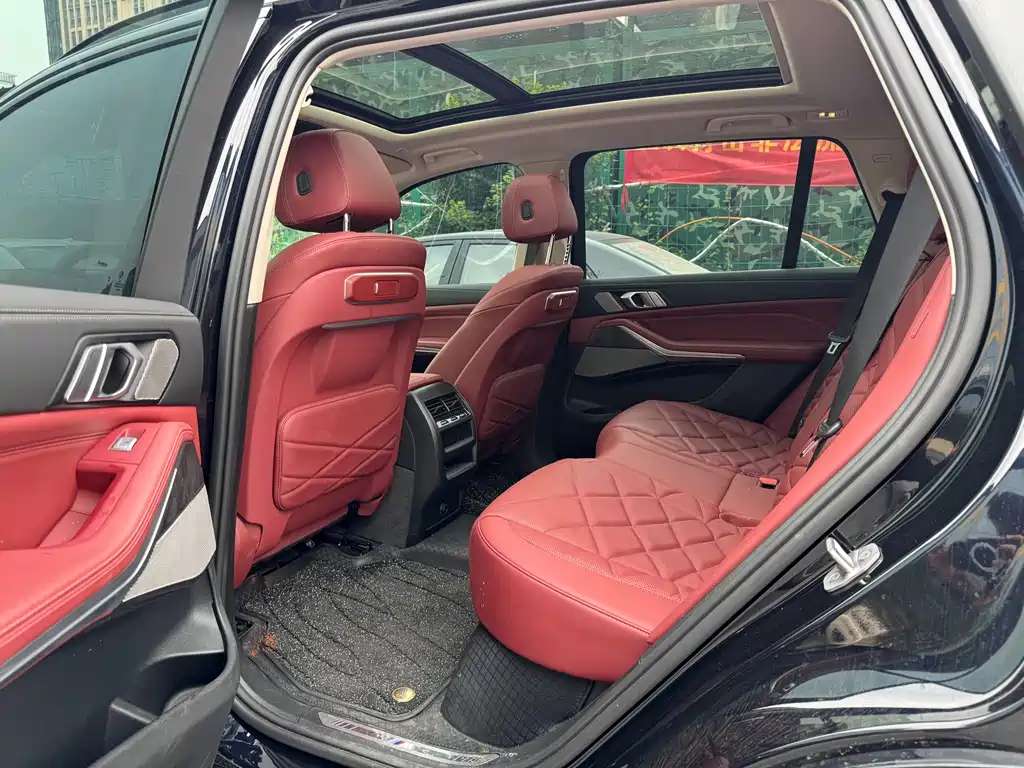 BMW X5 xDrive 30 Li Premium M Sport Night Package