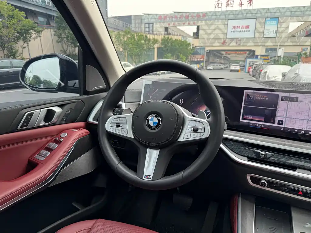 BMW X5 xDrive 30 Li Premium M Sport Night Package