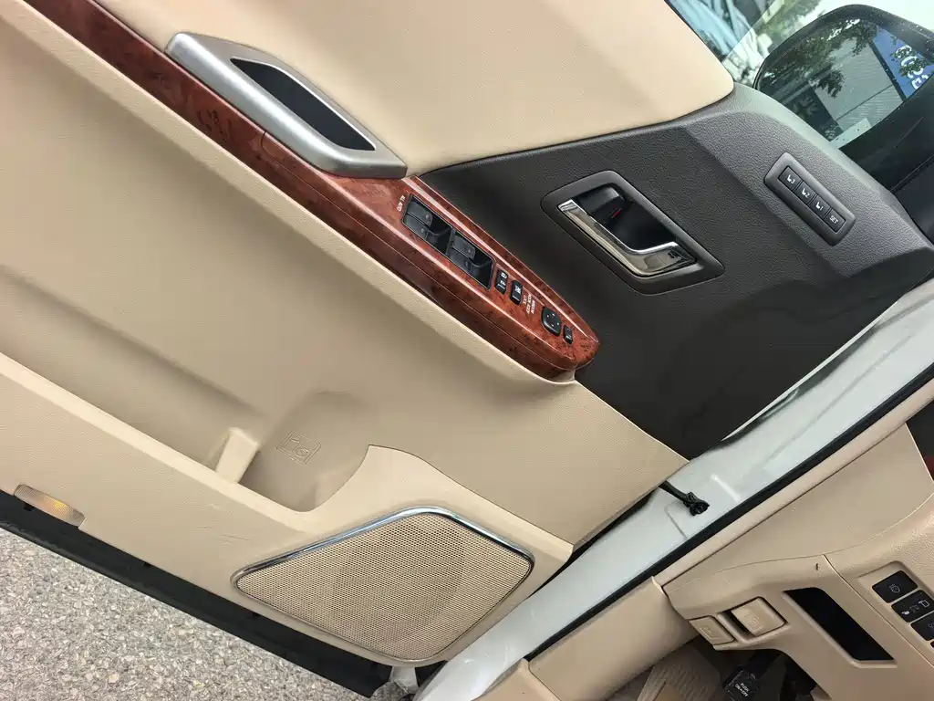 Alphard 2.4 L Luxury
