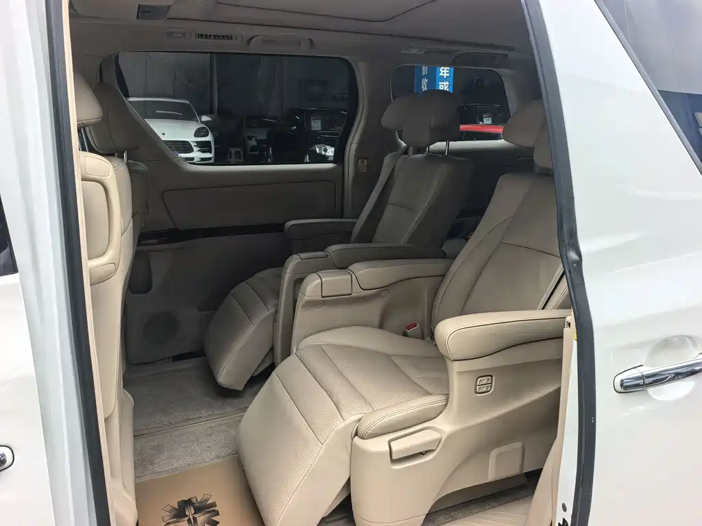 Alphard 2.4 L Luxury