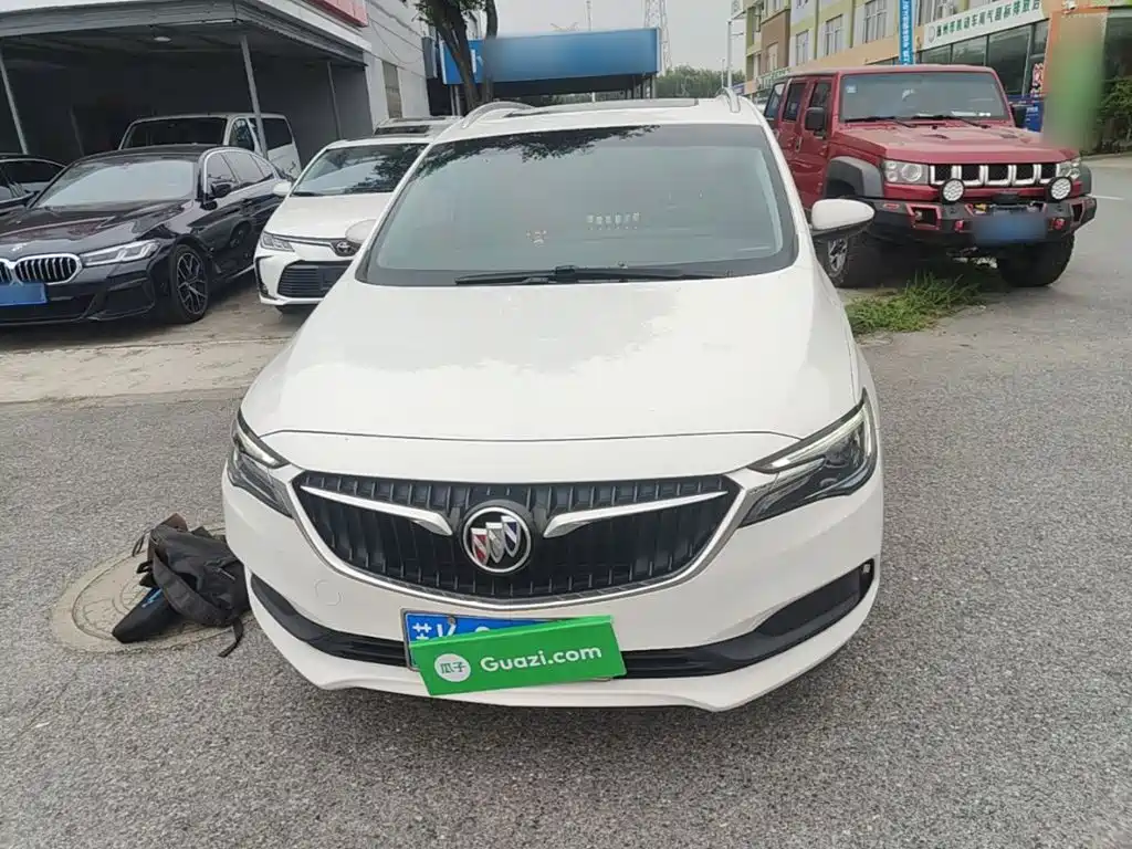 Buick GL6 323 T Light Hybrid Connected Luxury