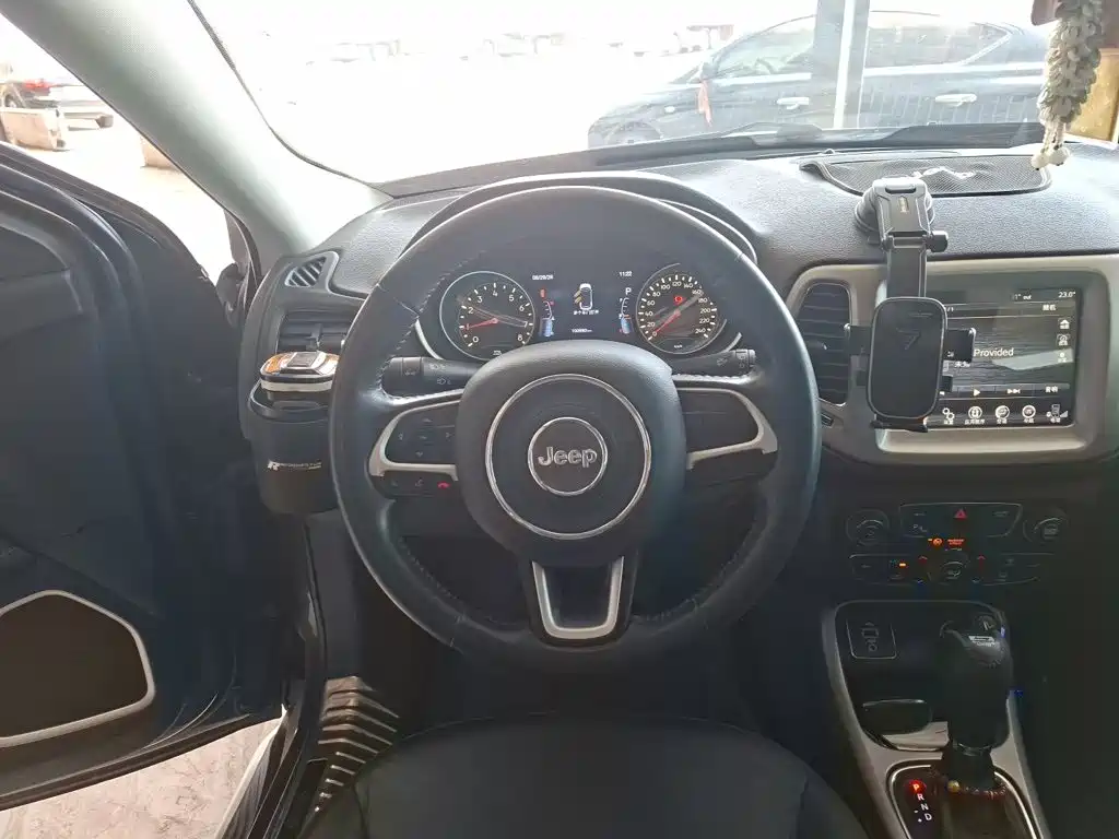 Compass 200 T Auto Home Enjoyment