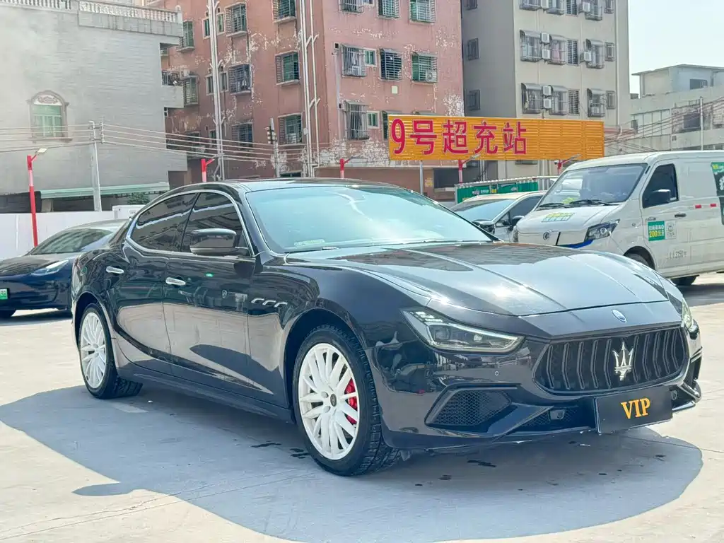 Ghibli 3.0 T Standard