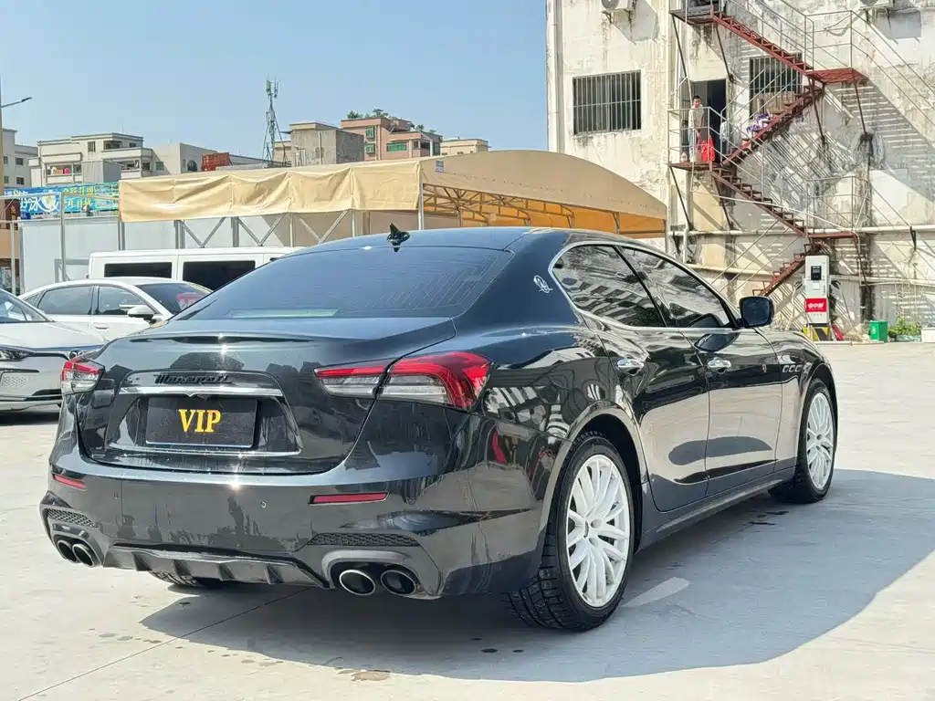 Ghibli 3.0 T Standard